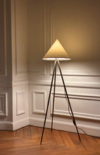 Load image into Gallery viewer, La lampe d'atelier